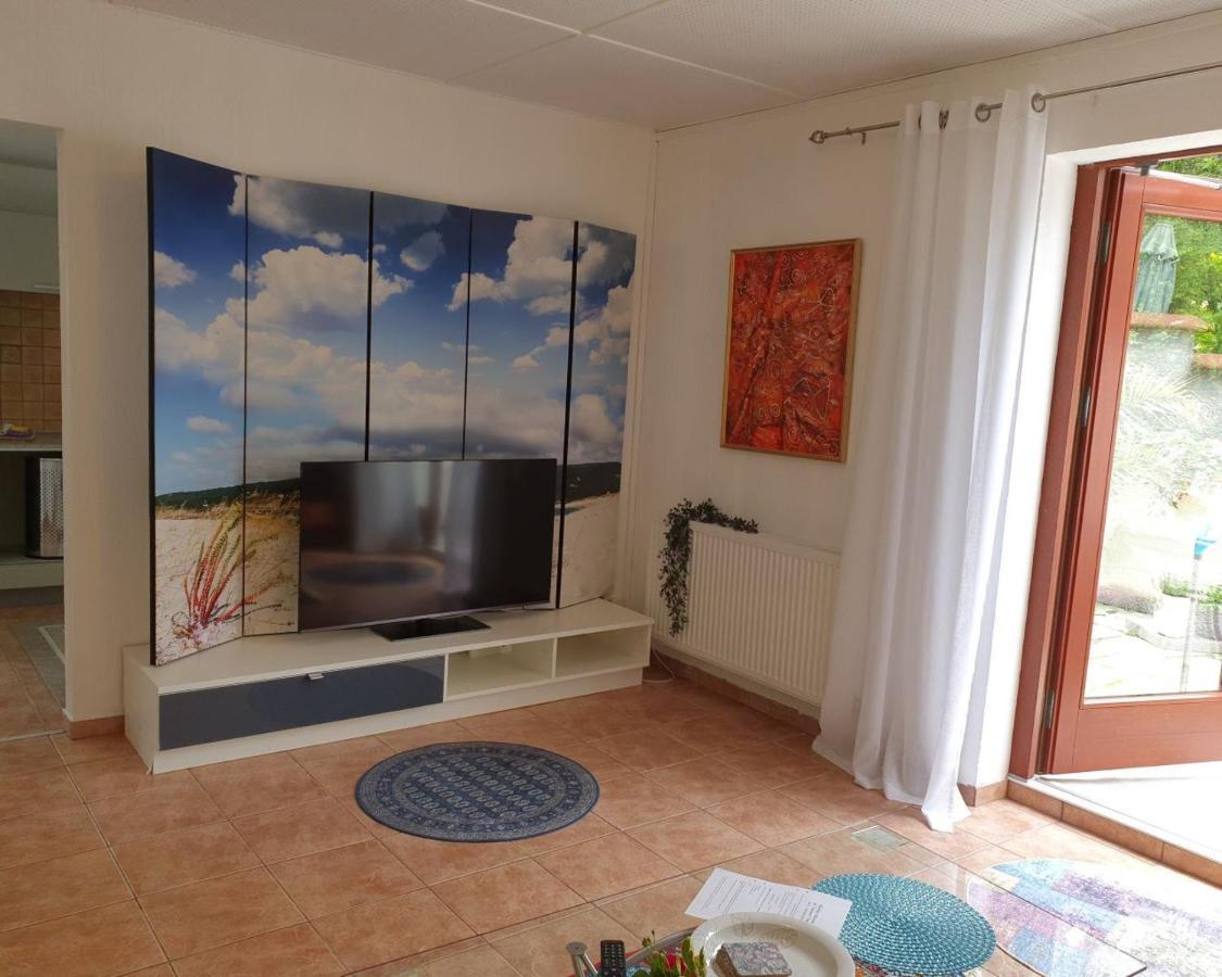 Laegenhet Thujan, Solrosen I Simrishamn-Oesterlen Dış mekan fotoğraf